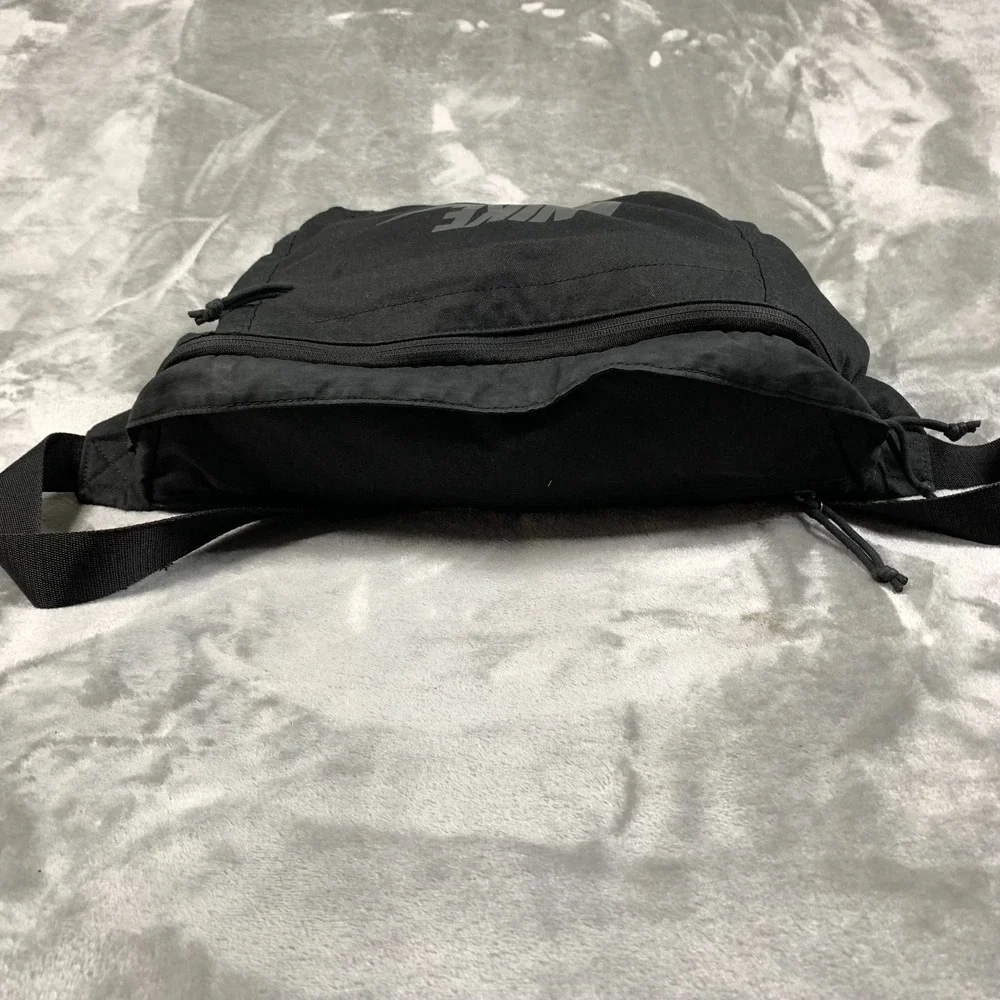 Nike Tech Hip Pack Crossbody Bag Commuter 10L Black Travel Commute Large Fanny
